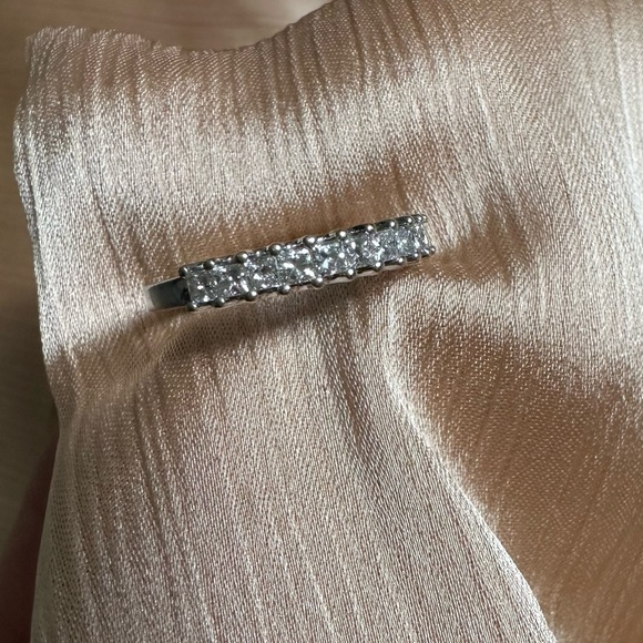 Zales 1/2 ct tw diamond ring in 14k gold. - Picture 4 of 9